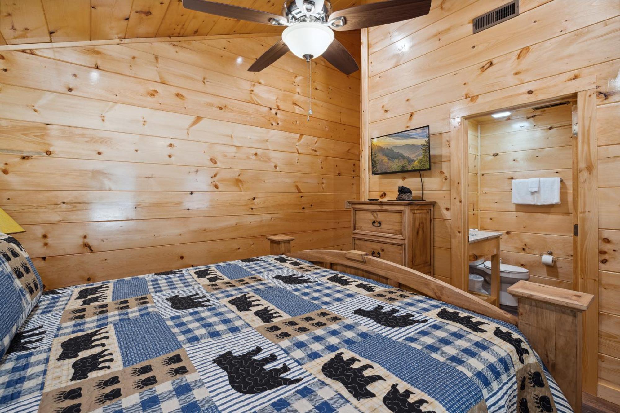 The 3 Bears Is A Newly Built 3 Bedroom Cabin Only 3 Minutes From The Parkway! Pigeon Forge Bagian luar foto