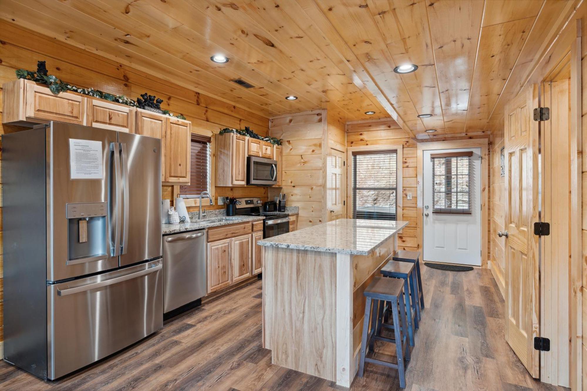 The 3 Bears Is A Newly Built 3 Bedroom Cabin Only 3 Minutes From The Parkway! Pigeon Forge Bagian luar foto