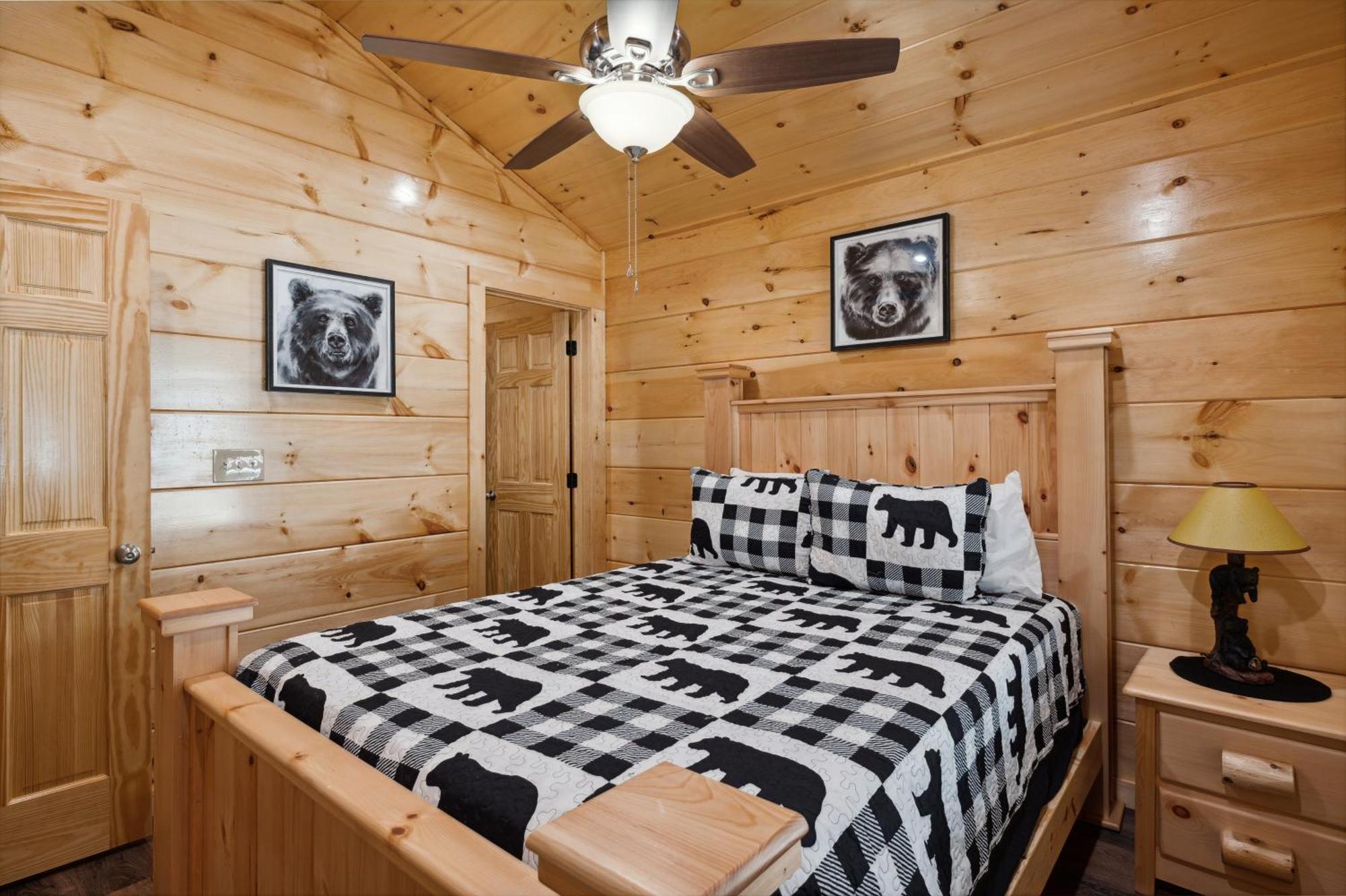 The 3 Bears Is A Newly Built 3 Bedroom Cabin Only 3 Minutes From The Parkway! Pigeon Forge Bagian luar foto