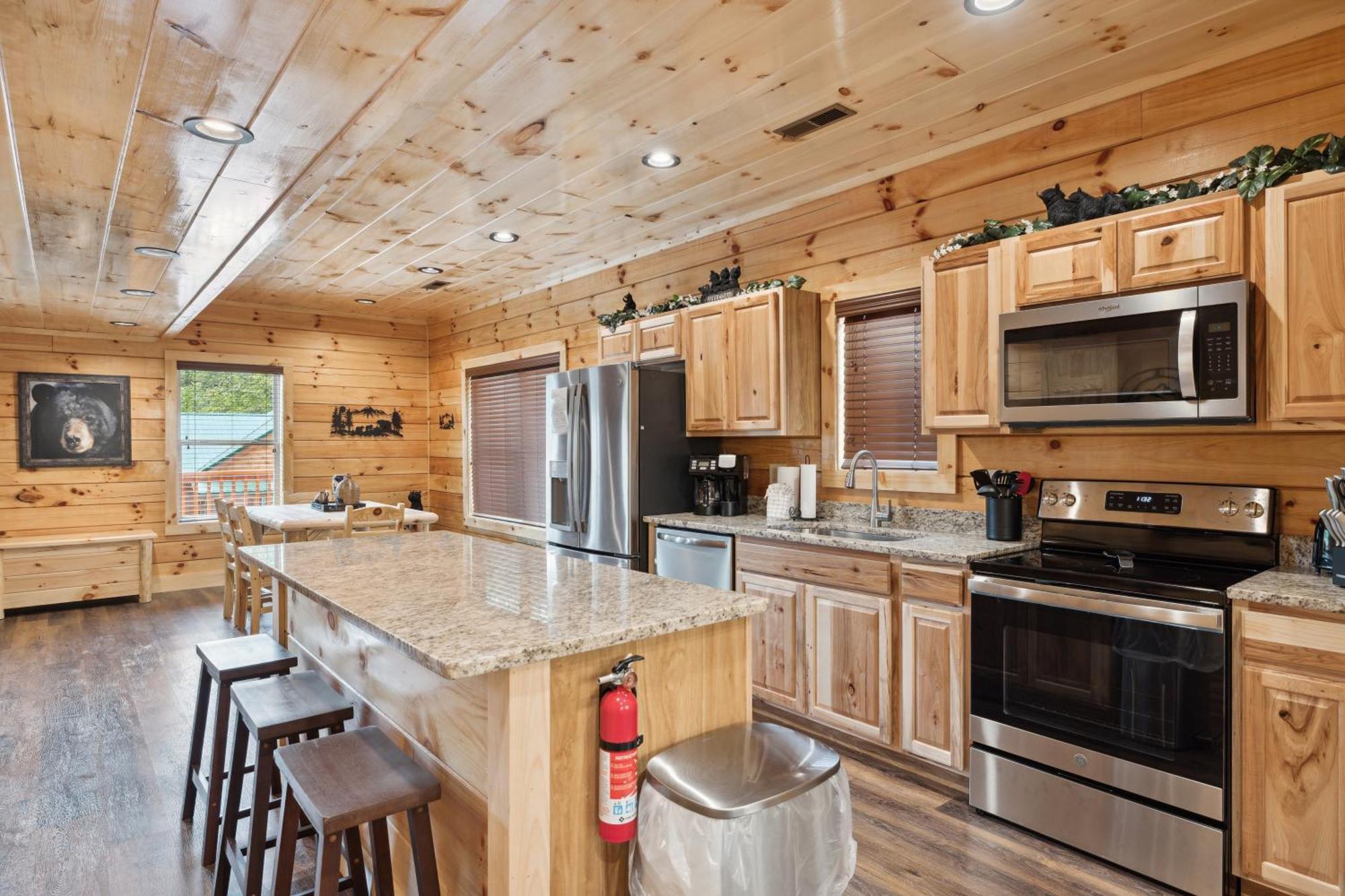 The 3 Bears Is A Newly Built 3 Bedroom Cabin Only 3 Minutes From The Parkway! Pigeon Forge Bagian luar foto