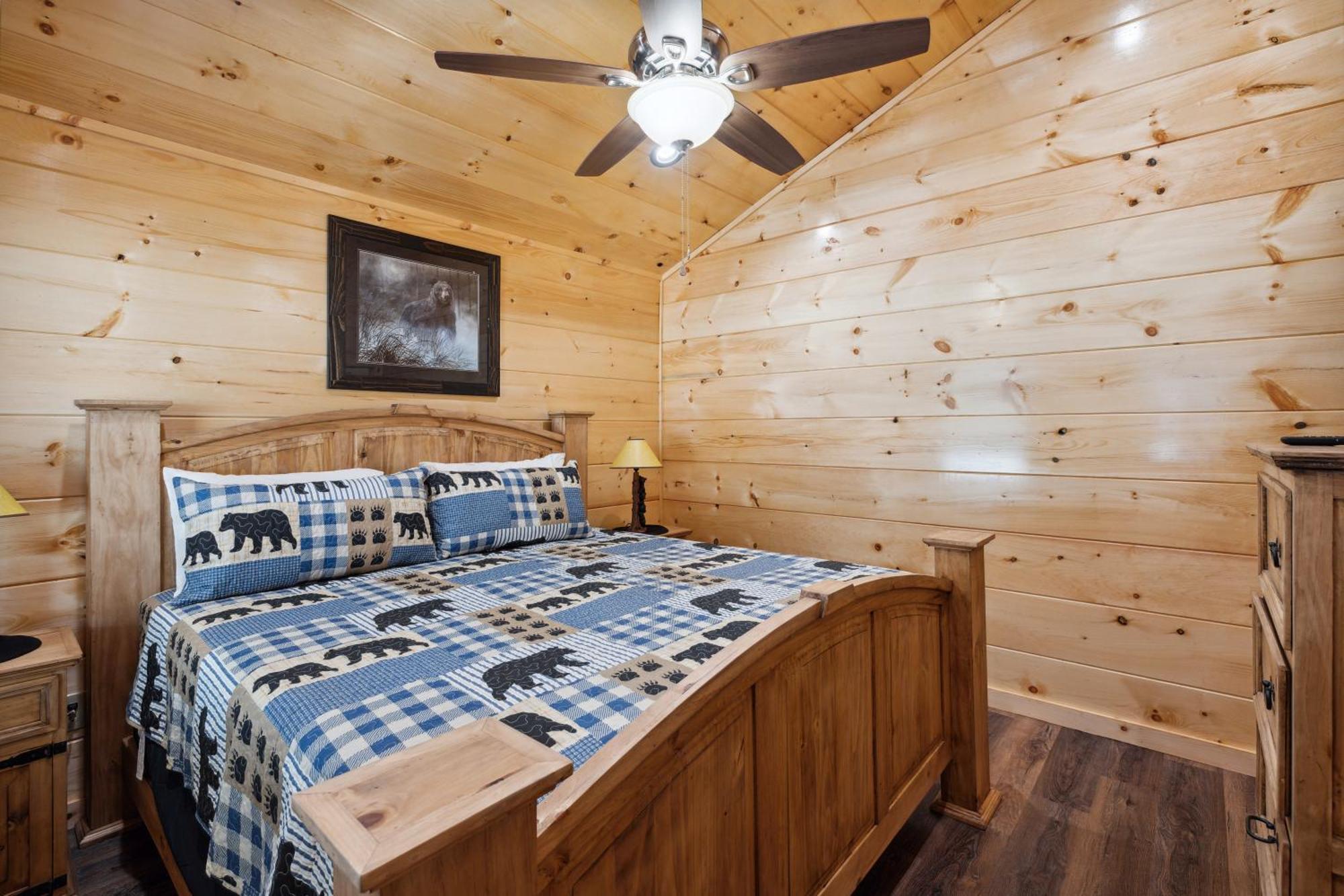 The 3 Bears Is A Newly Built 3 Bedroom Cabin Only 3 Minutes From The Parkway! Pigeon Forge Bagian luar foto